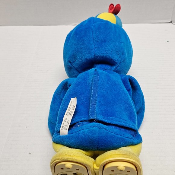 Pablo Fisher Price Nick Jr Backyardigans Sing & Spin Interactive Blue Penguin - Picture 12 of 16